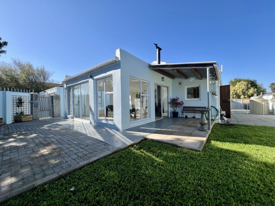 4 Bedroom Property for Sale in Table View Western Cape